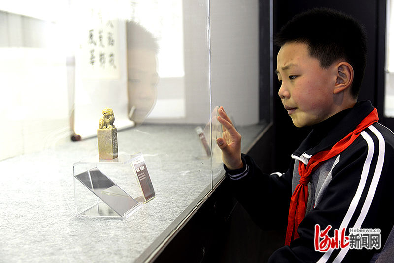 “诗书画印颂英烈”红色教育主题展在邯郸举办(图2)